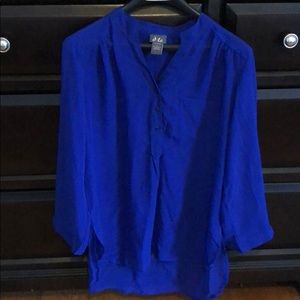 Beautiful women’s L sheer blouse EUC